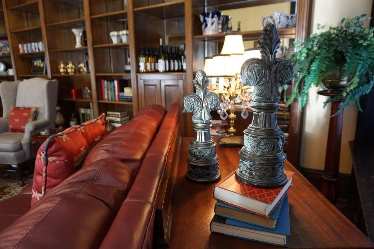 Louisville Bourbon Inn Екстер'єр фото