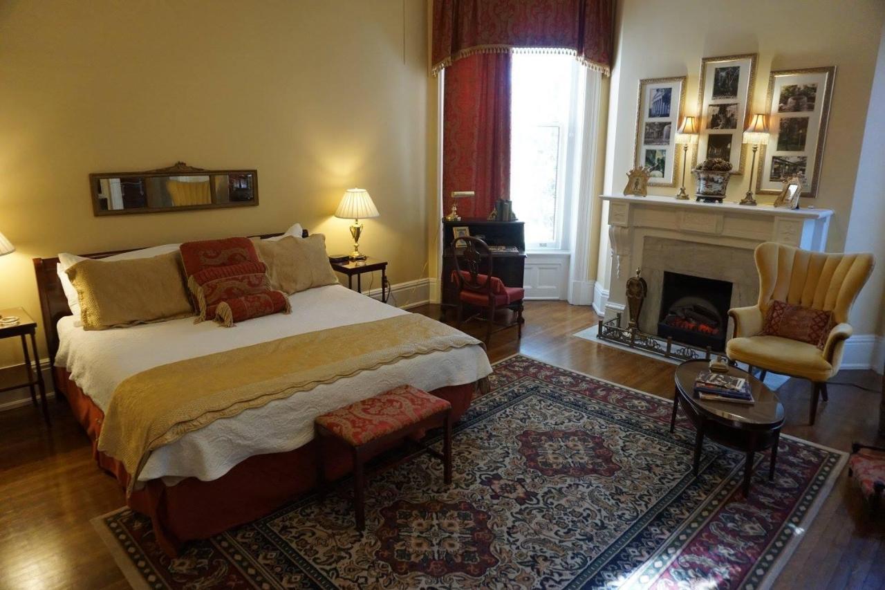 Louisville Bourbon Inn Екстер'єр фото