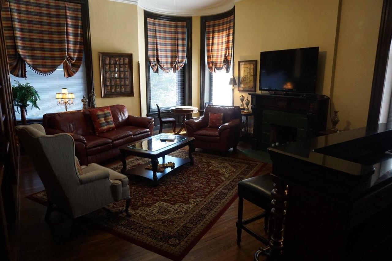 Louisville Bourbon Inn Екстер'єр фото