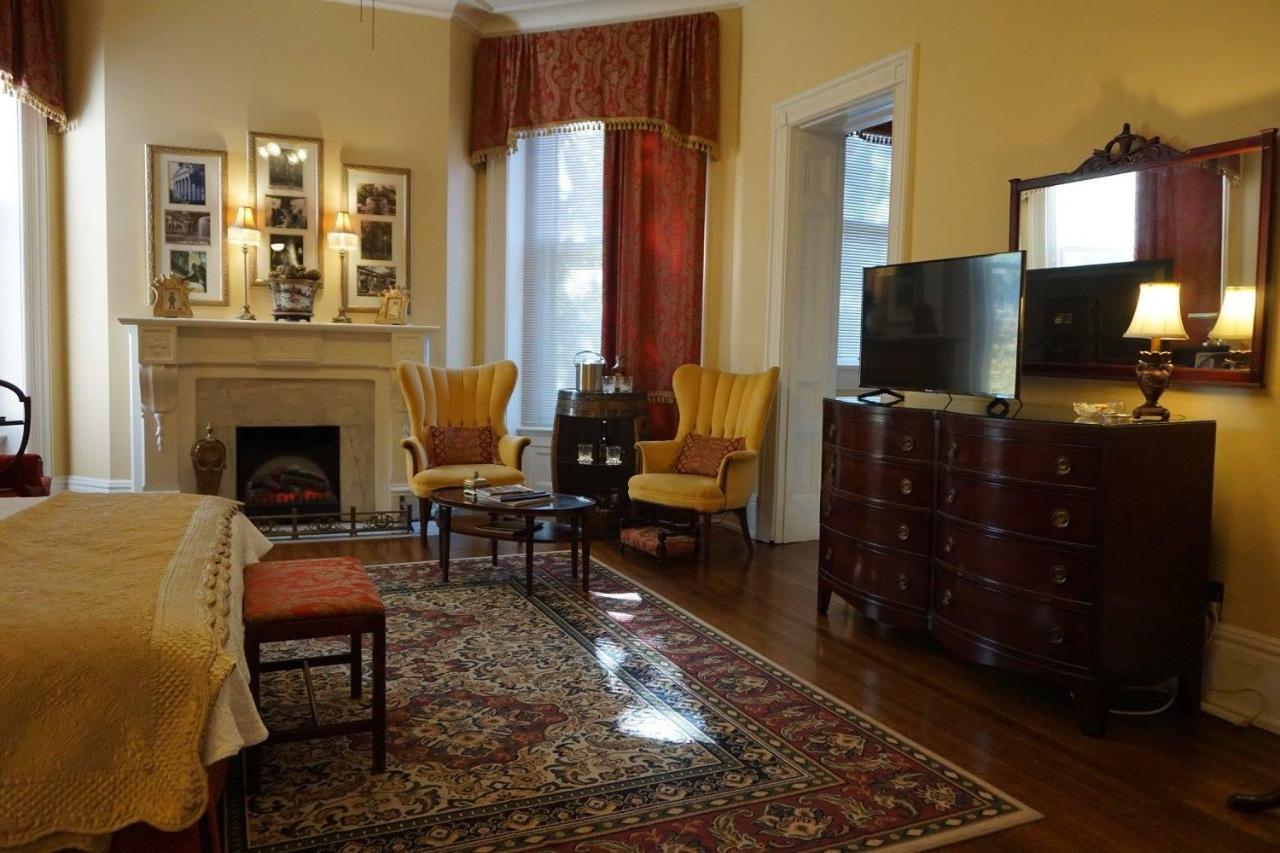 Louisville Bourbon Inn Екстер'єр фото