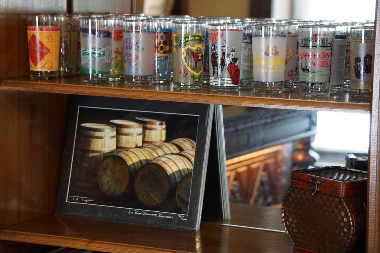 Louisville Bourbon Inn Екстер'єр фото