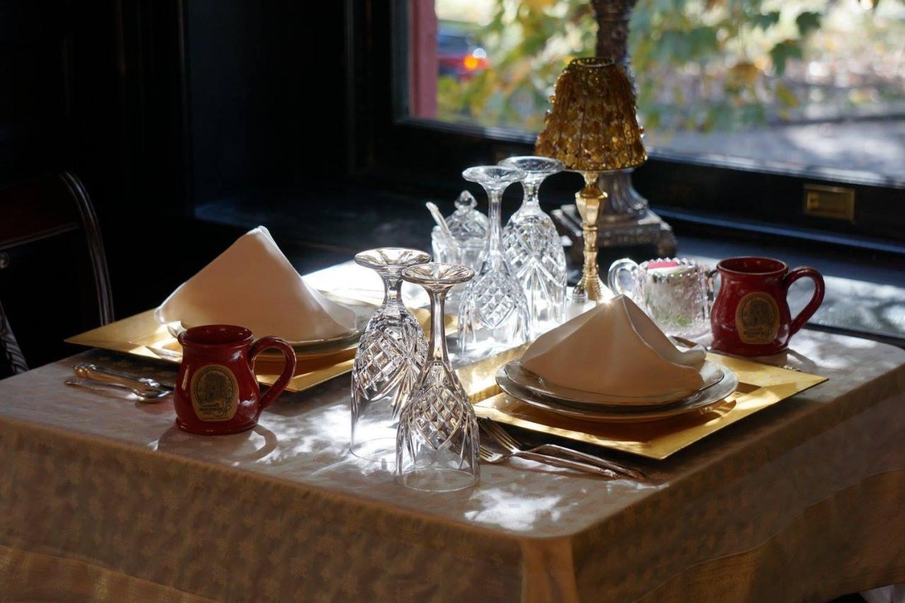 Louisville Bourbon Inn Екстер'єр фото