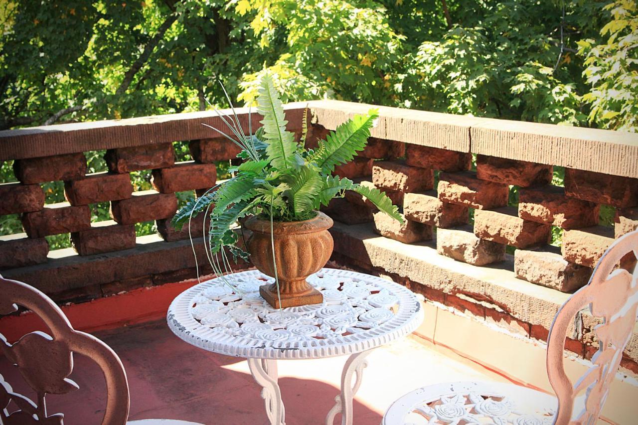 Louisville Bourbon Inn Екстер'єр фото