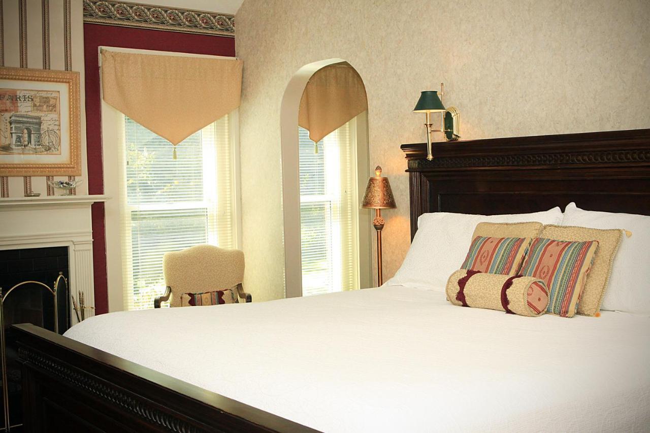 Louisville Bourbon Inn Екстер'єр фото